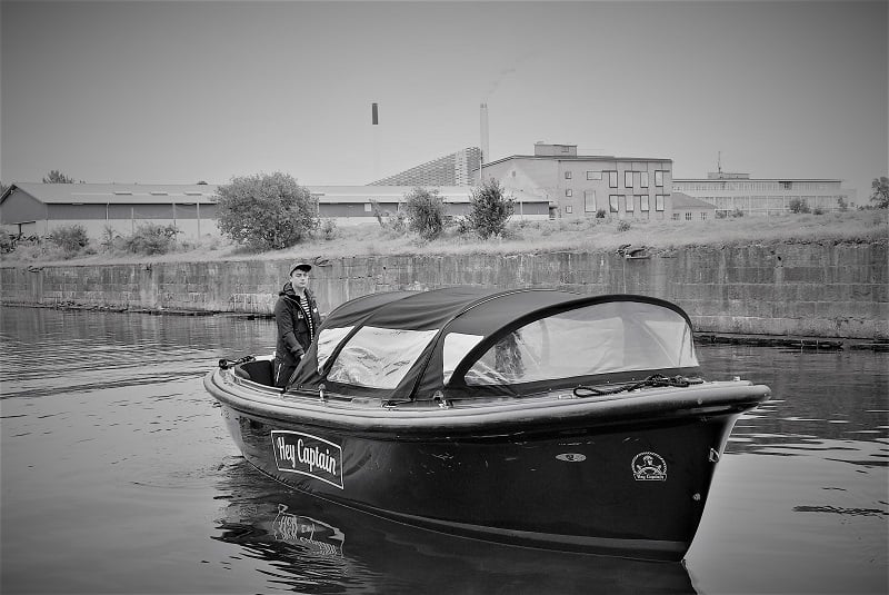 Copenhagen Canal tour - havnerundfart og kanalrundfart i københavn - boat tour copenhagen - Hey Captain 105